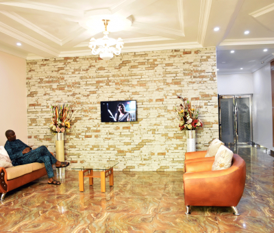 city-max-hotel-and-suites-image-7-400x340